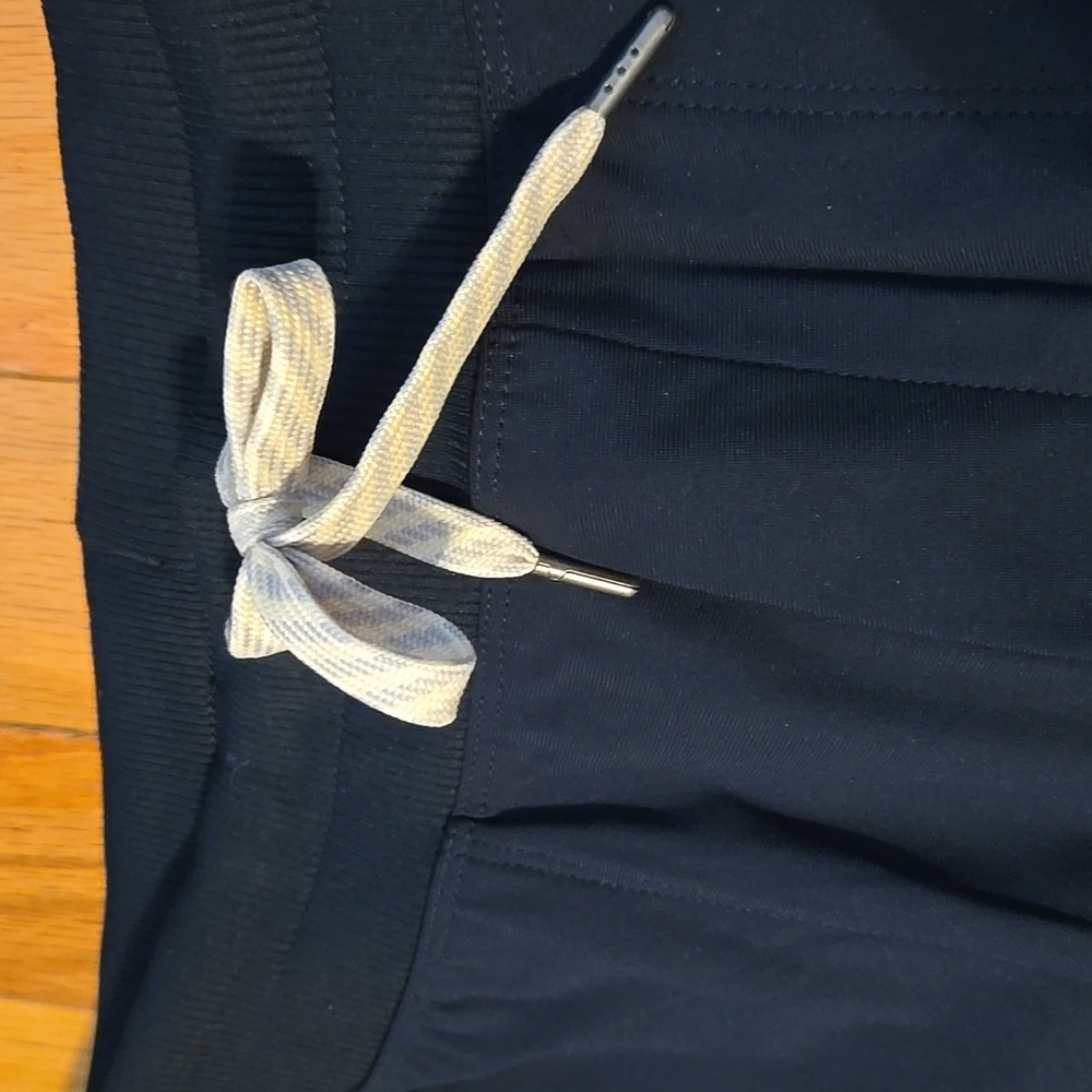 NWT Men's Vuori "Meta Jogger". Color Ink. Elastic Waist Large with a 30" Inseam. - Picture 3 of 16